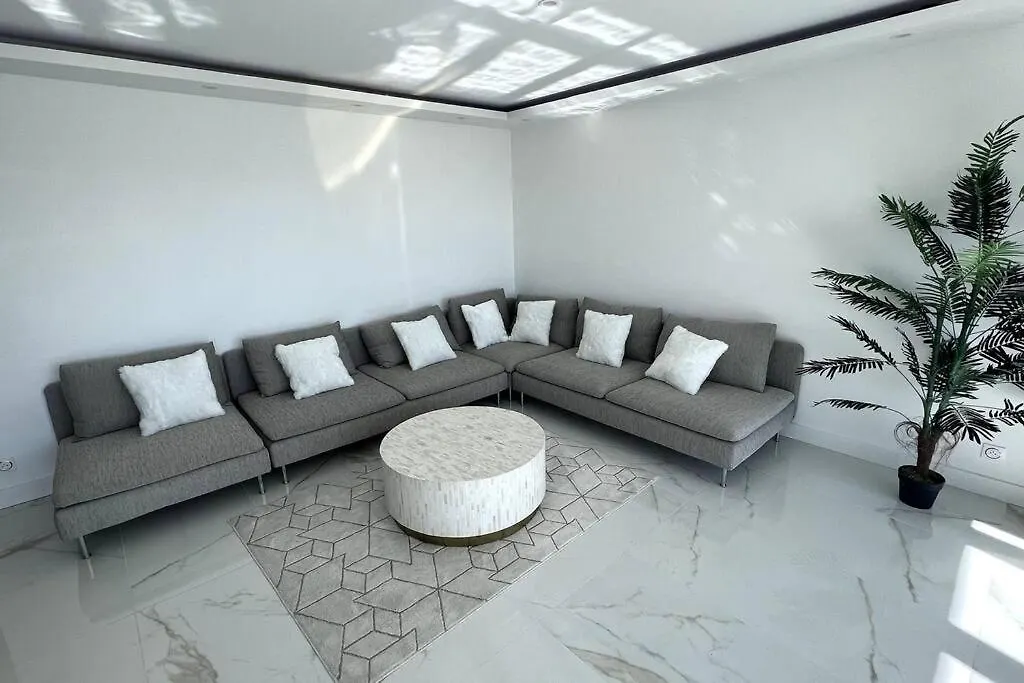 With Amazing View Of + Parking Apartman Párizs