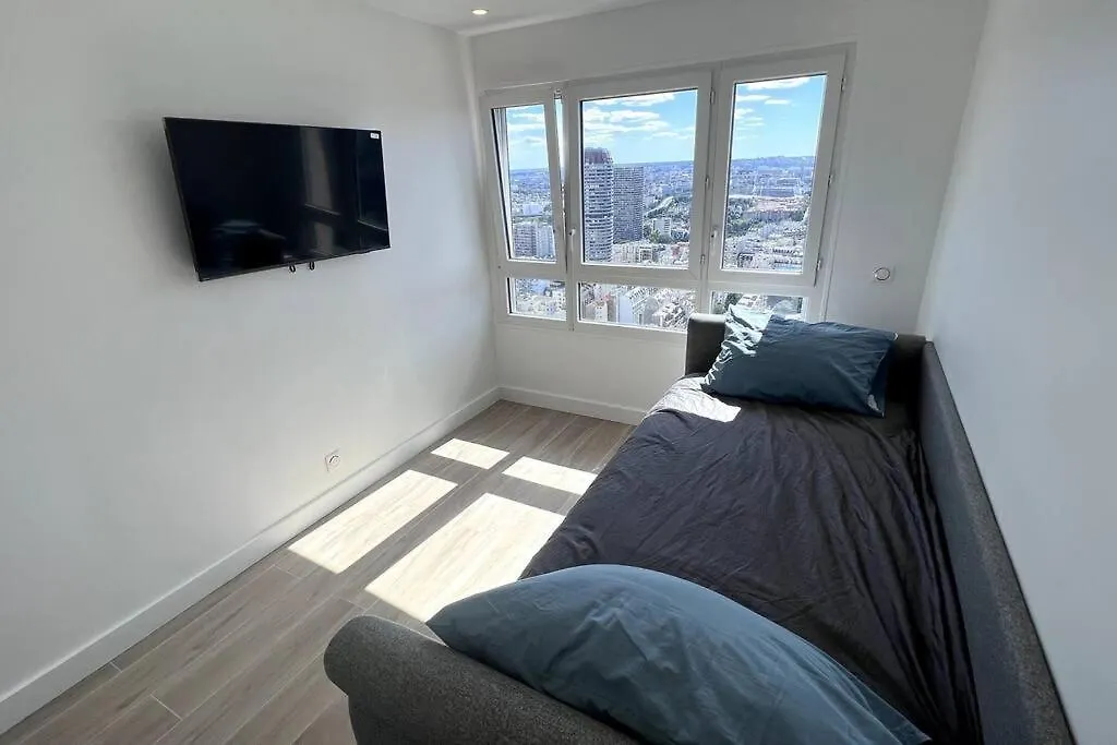 Apartment With Amazing View Of + Parking *