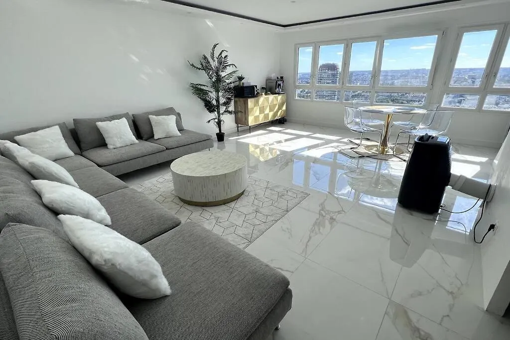 With Amazing View Of + Parking Apartment *