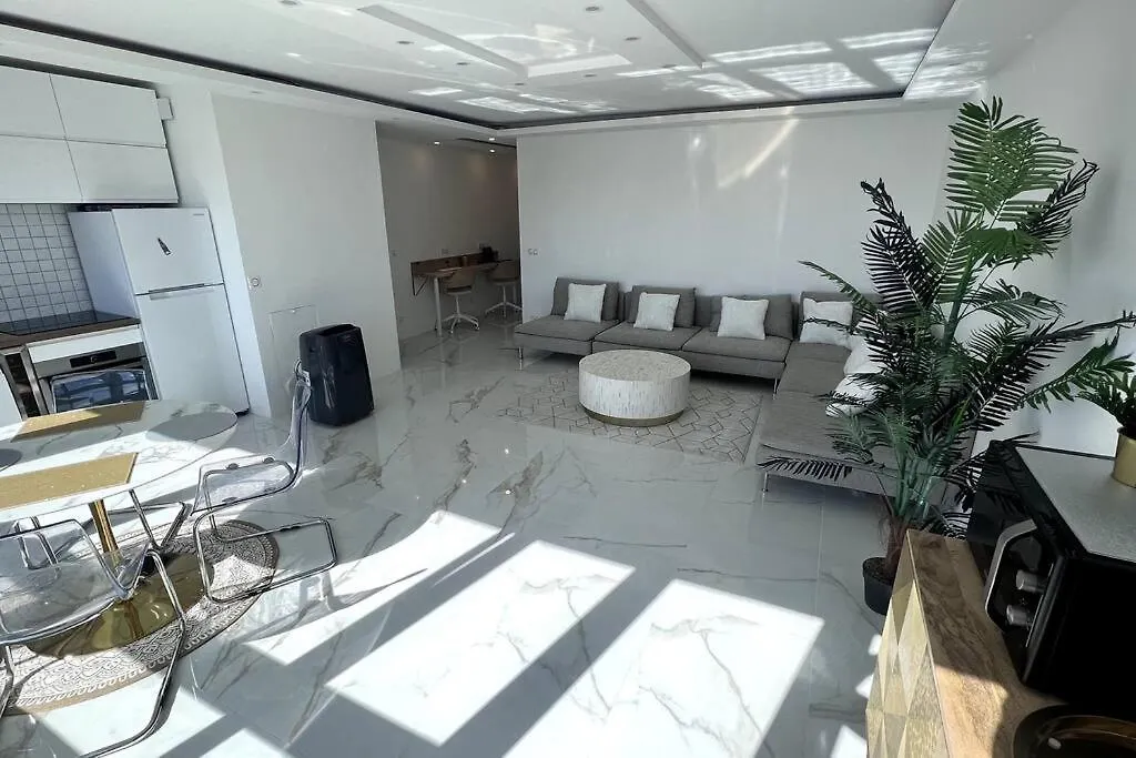Apartment With Amazing View Of + Parking