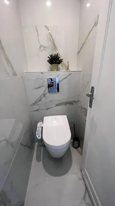 Apartment With Amazing View Of + Parking *